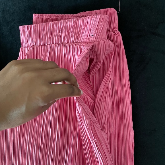 Pink Pleated Wide Leg Pants - Picture 3 of 4